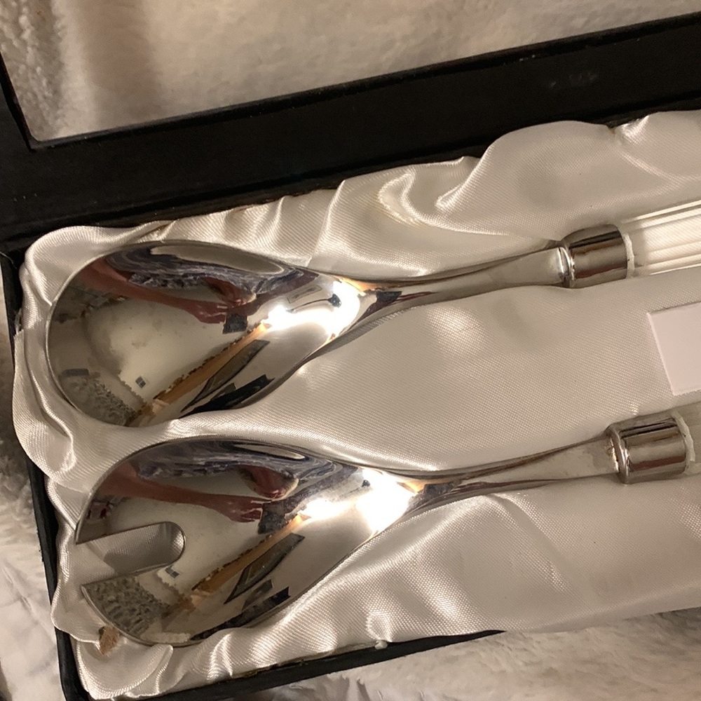 OlegCassini crystal salad servicing set